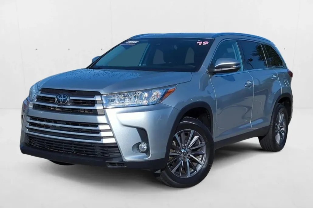 2019 Toyota Highlander XLE photo 1