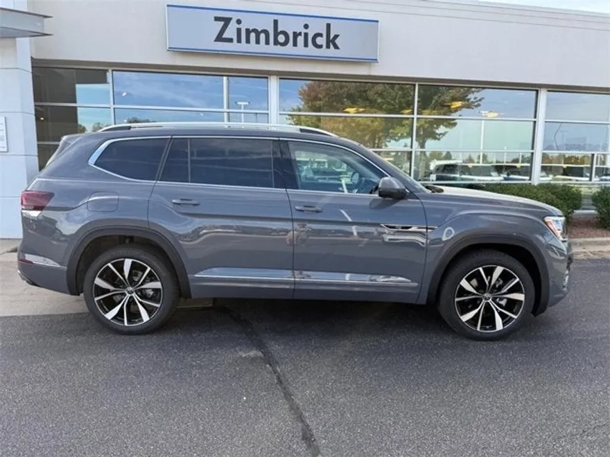 2026 Volkswagen Atlas SEL Premium R-Line photo 1