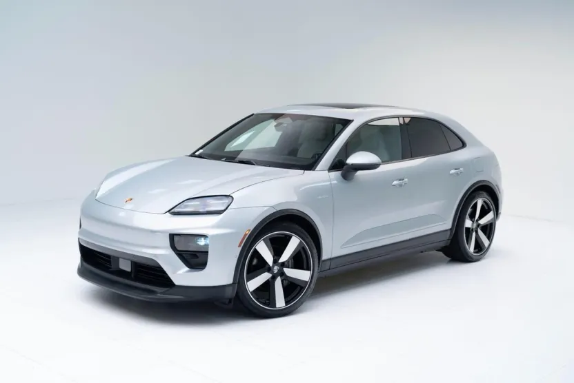 2024 Porsche Macan 4 Electric photo 1