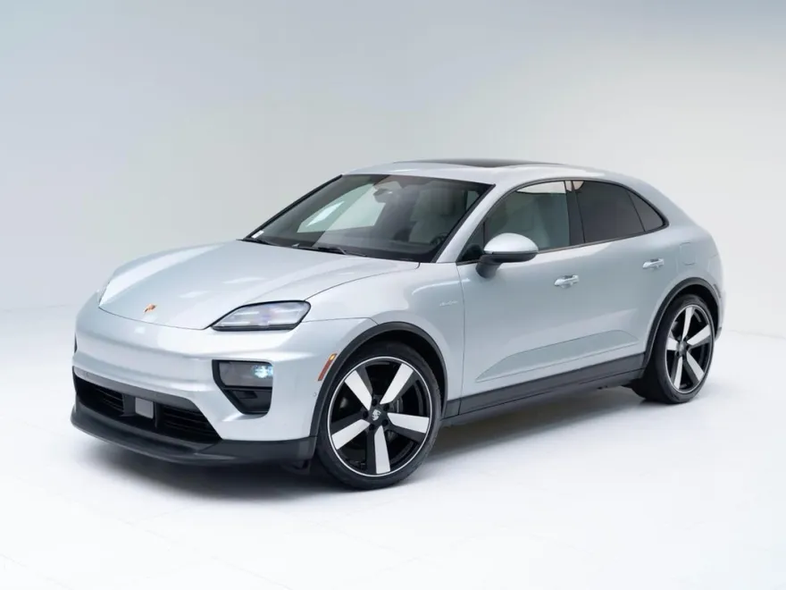 2024 Porsche Macan 4 Electric photo 1