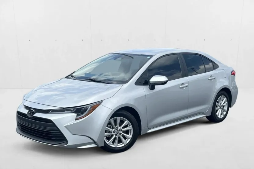 2024 Toyota Corolla LE photo 1