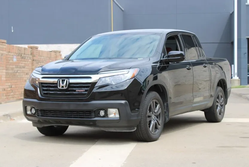 2019 Honda Ridgeline Sport photo 1