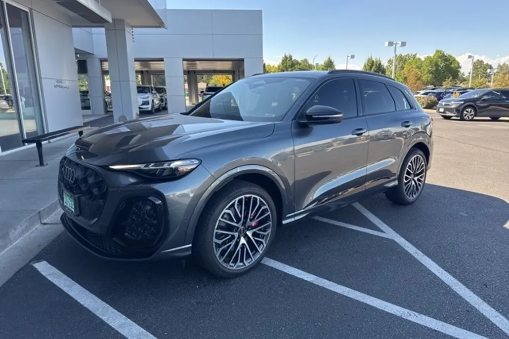 2025 Audi SQ5 Premium Plus photo 1