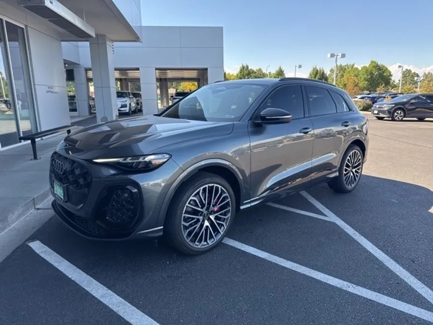 2025 Audi SQ5 Premium Plus photo 1