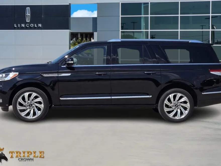 2024 Lincoln Navigator L Reserve photo 1