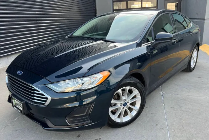 2020 Ford Fusion SE photo 1