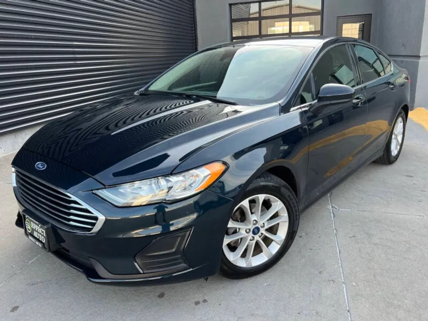 2020 Ford Fusion SE photo 1