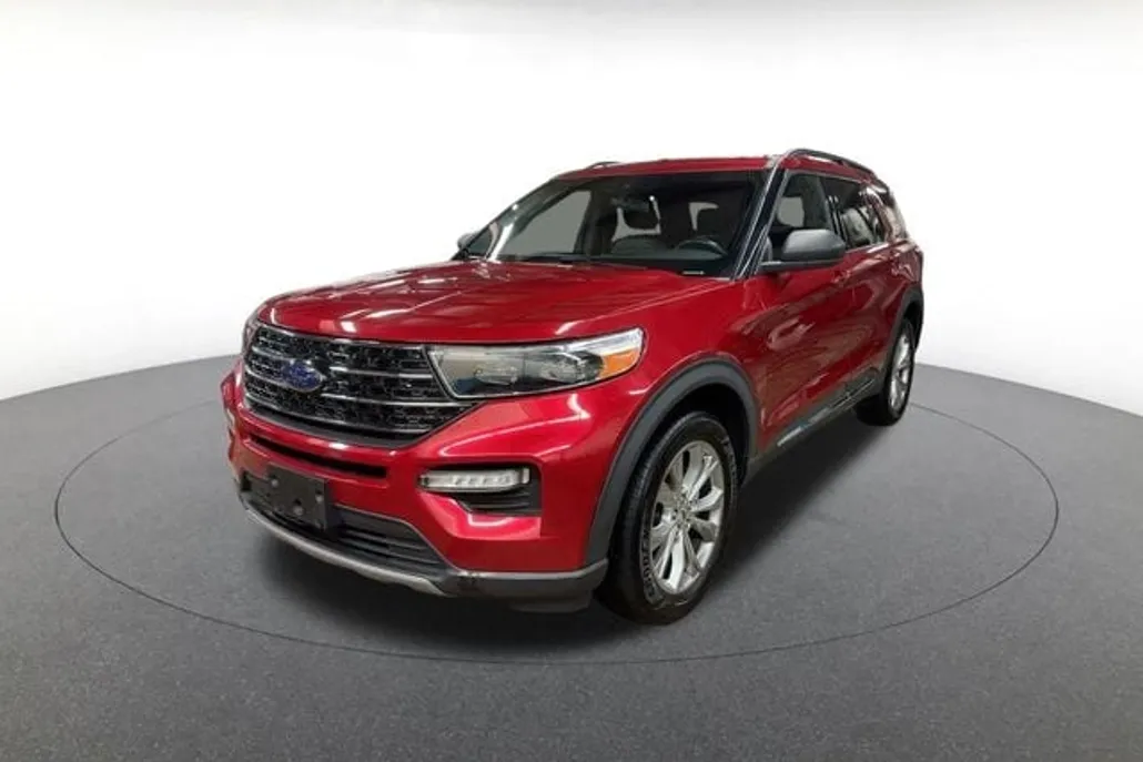 2020 Ford Explorer XLT photo 1