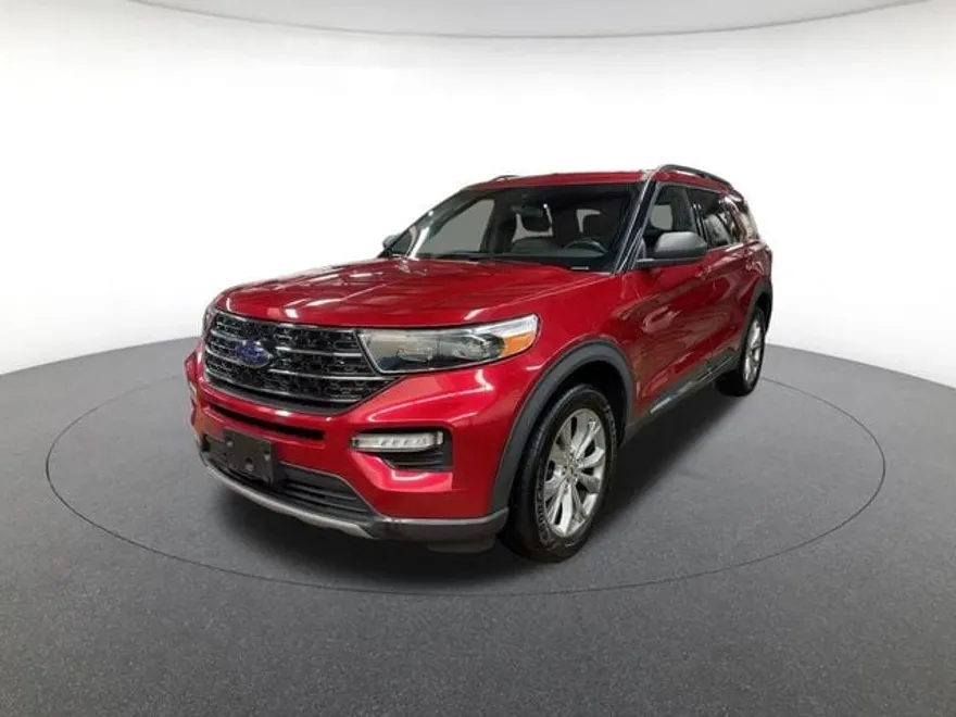 2020 Ford Explorer XLT photo 1