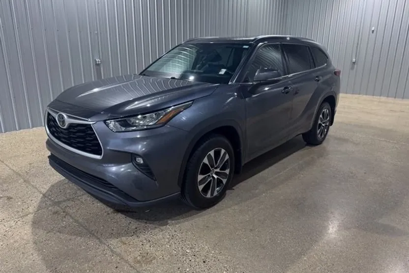 2020 Toyota Highlander XLE photo 1