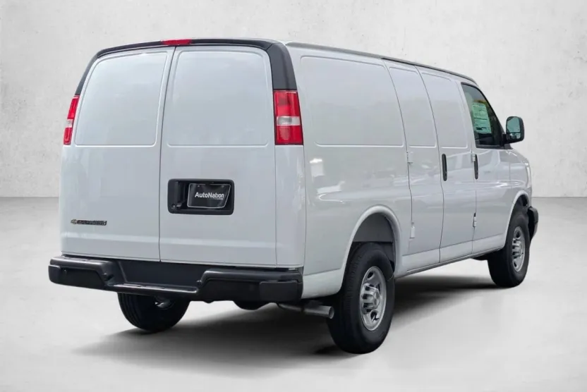 2025 Chevrolet Express Cargo 2500 Base photo 1