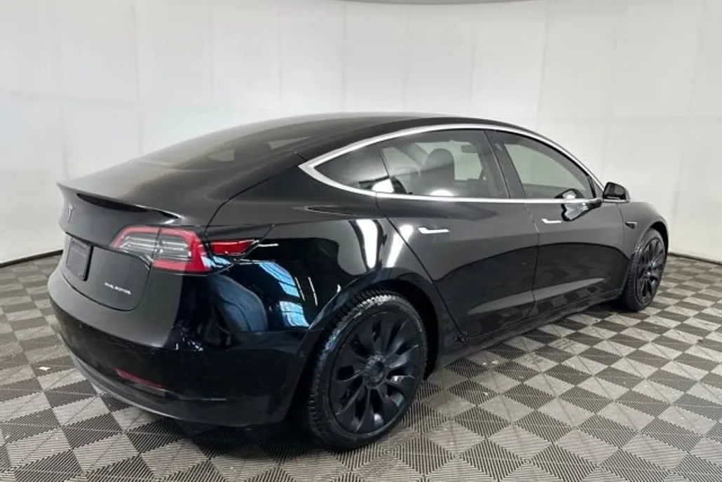 2020 Tesla Model 3 Long Range photo 1