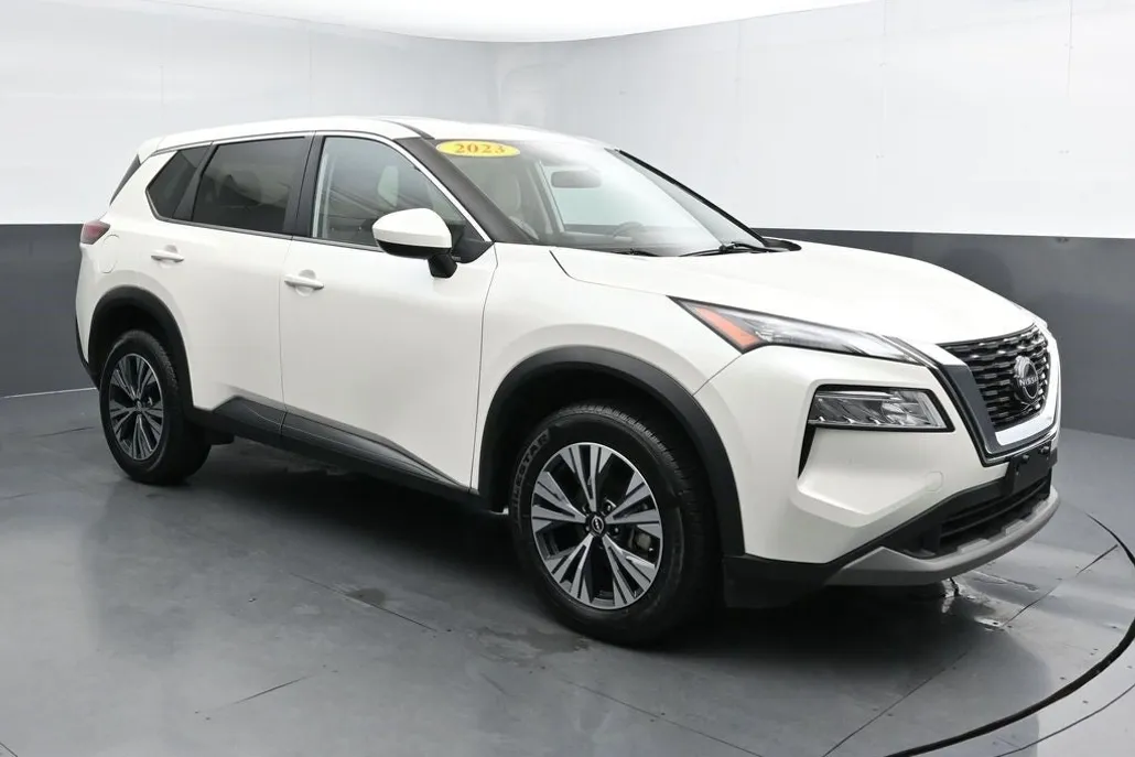 2023 Nissan Rogue SV photo 1