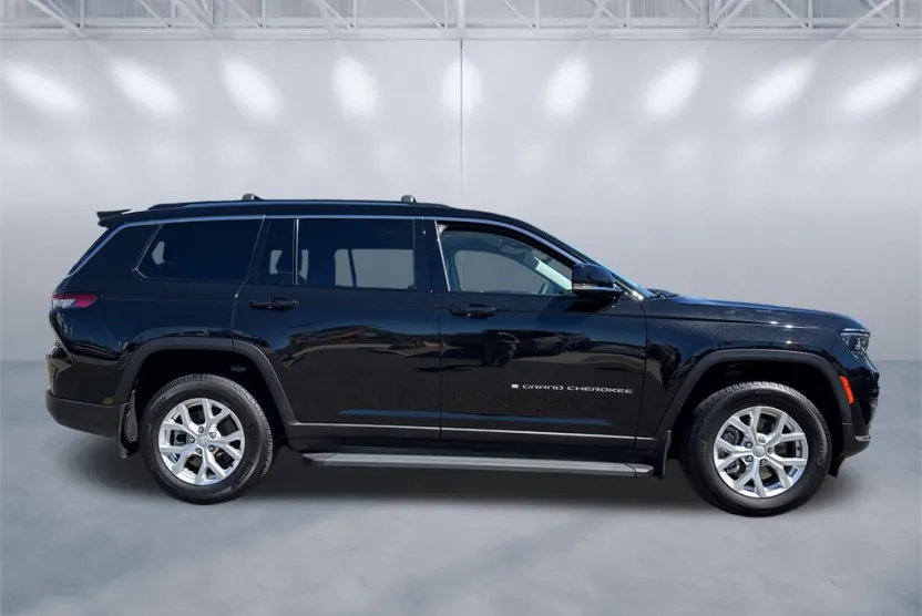 2023 Jeep Grand Cherokee Limited photo 1