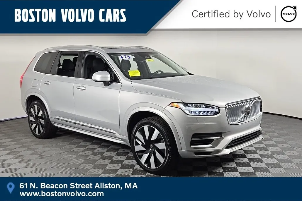 2025 Volvo XC90 T8 Plus photo 1