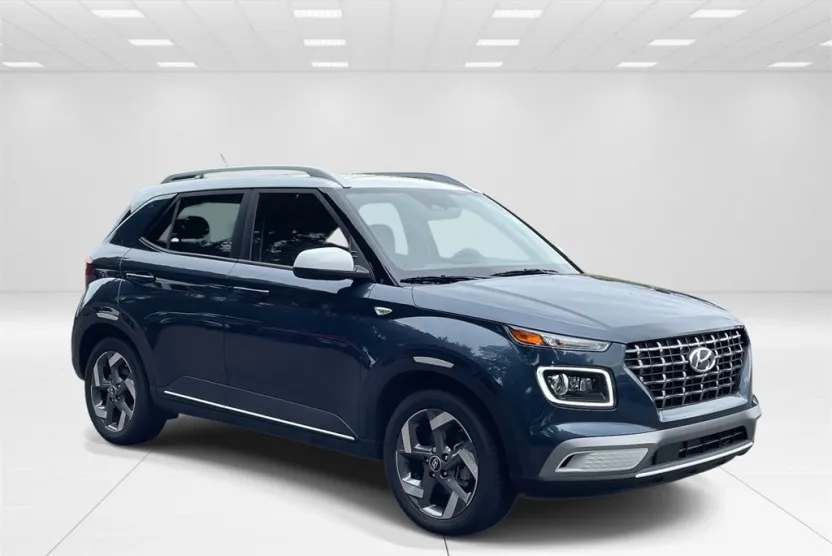 2025 Hyundai Venue SEL Limited photo 1