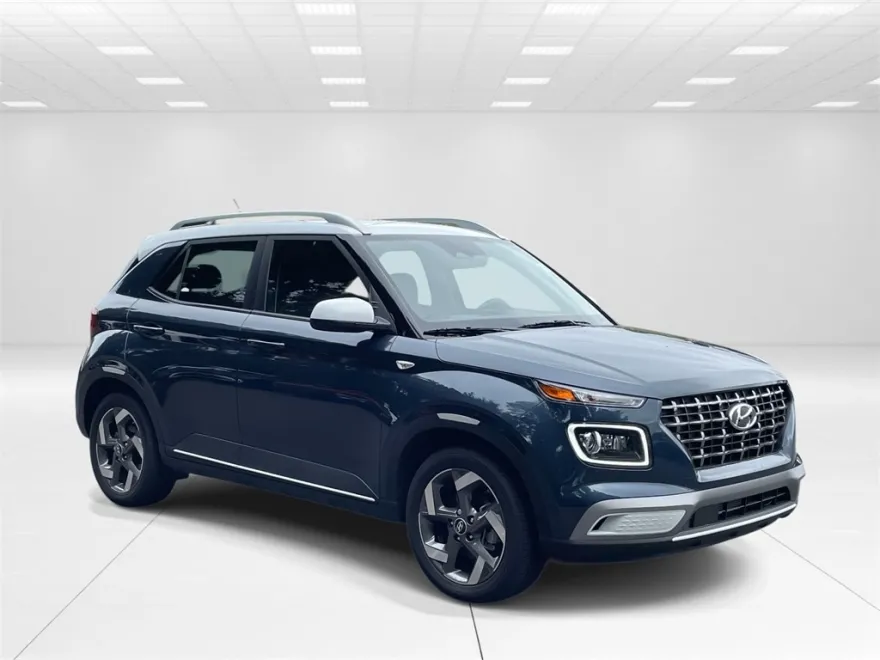 2025 Hyundai Venue SEL Limited photo 1