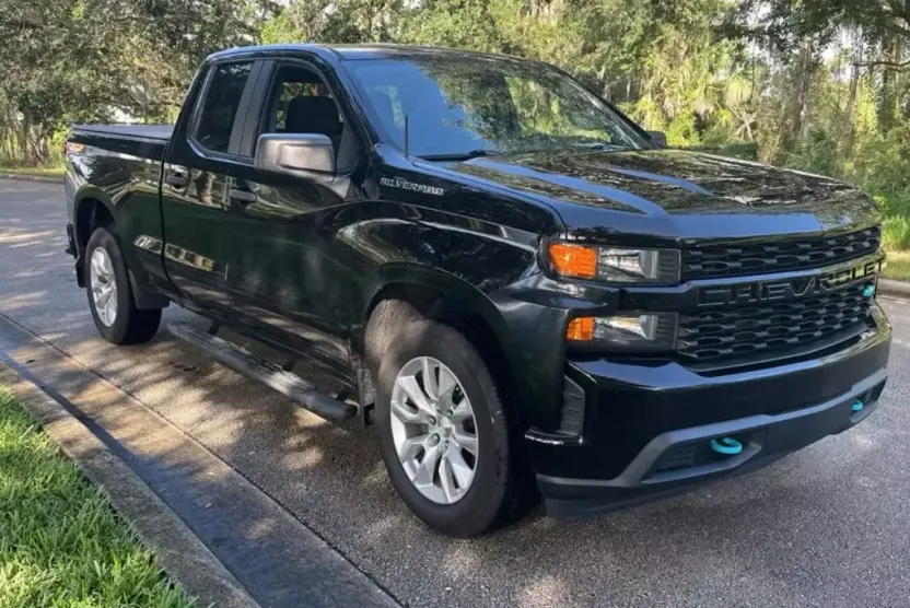 2019 Chevrolet Silverado 1500 Custom photo 1