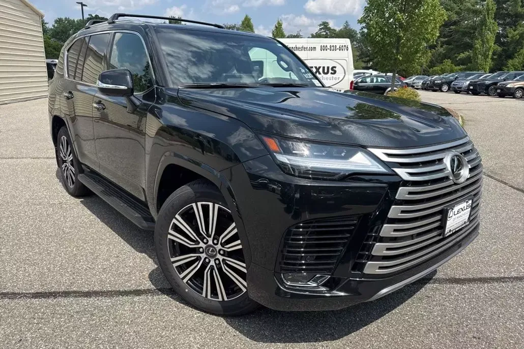 2025 Lexus LX 600 Luxury photo 1