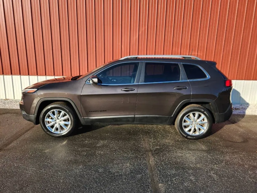 2017 Jeep Cherokee Limited photo 1