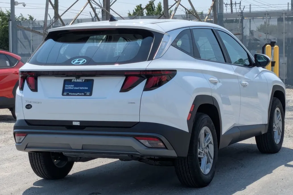 2025 Hyundai Tucson SE photo 1