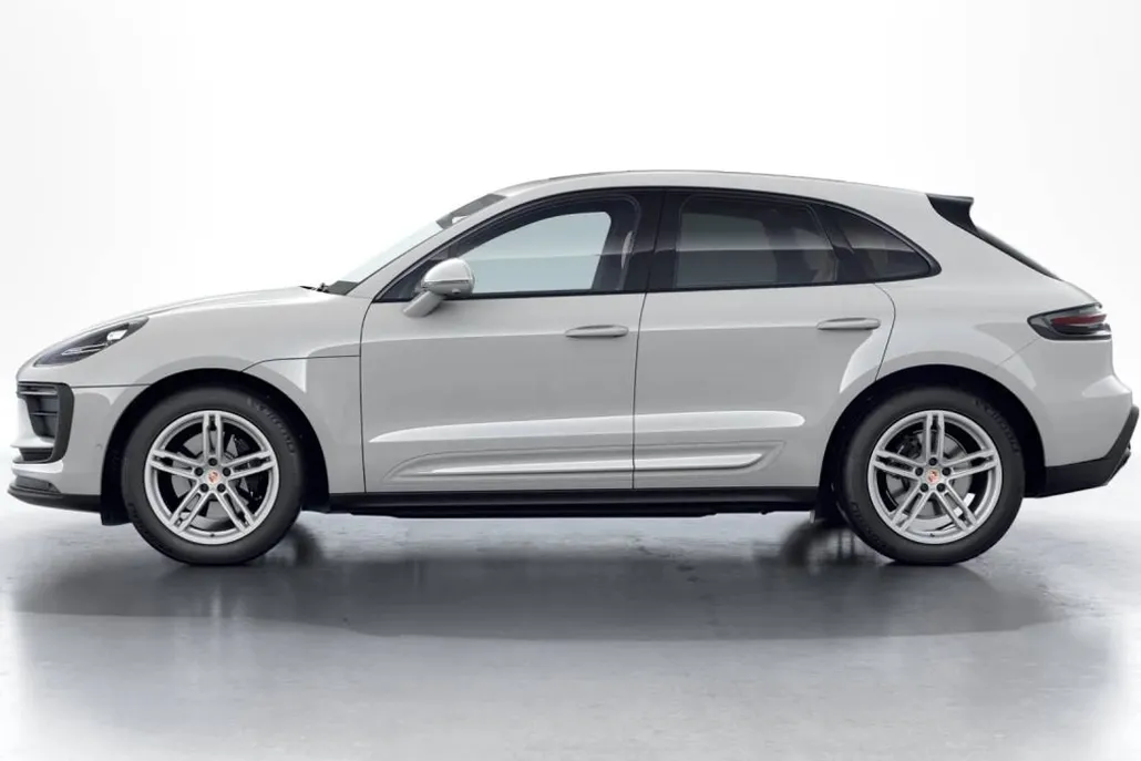 2026 Porsche Macan T photo 1