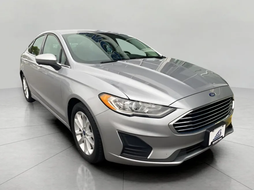 2020 Ford Fusion SE photo 1