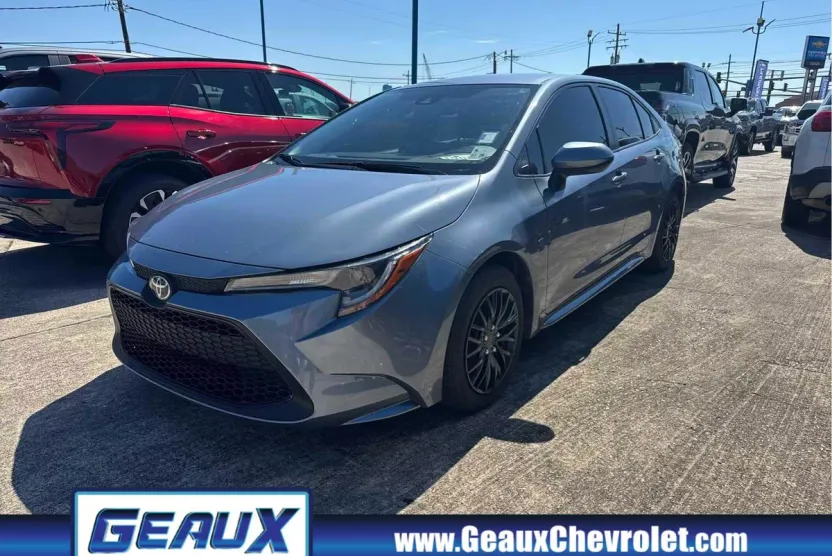2022 Toyota Corolla LE photo 1