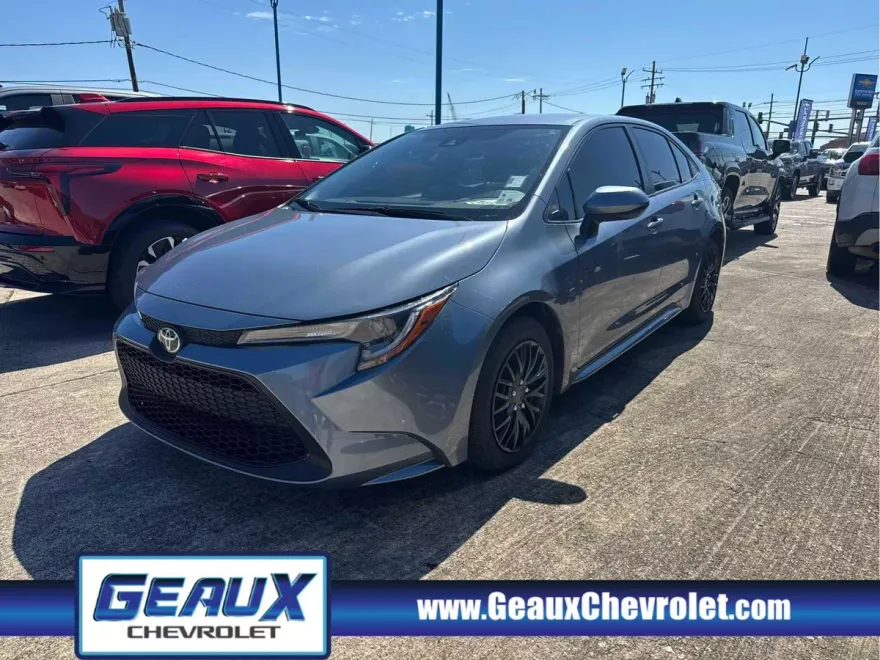 2022 Toyota Corolla LE photo 1