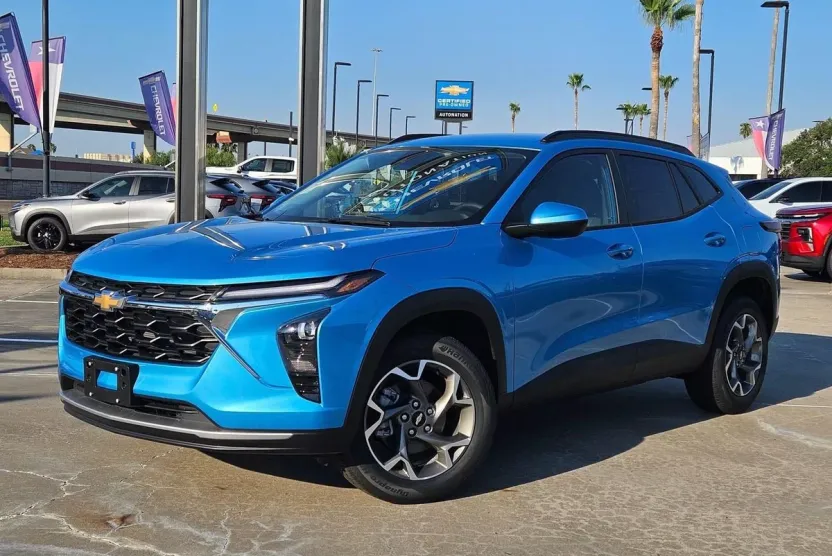 2026 Chevrolet Trax LT photo 1