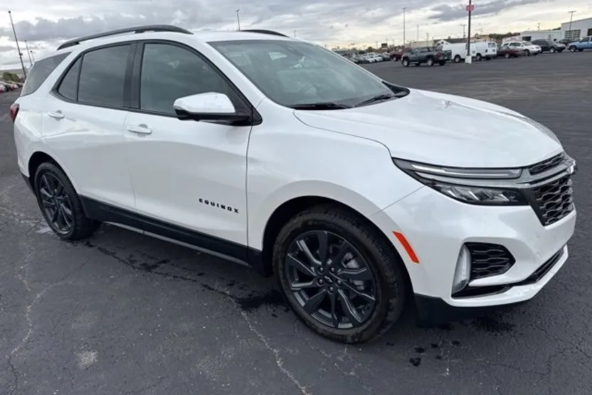 2022 Chevrolet Equinox RS photo 1