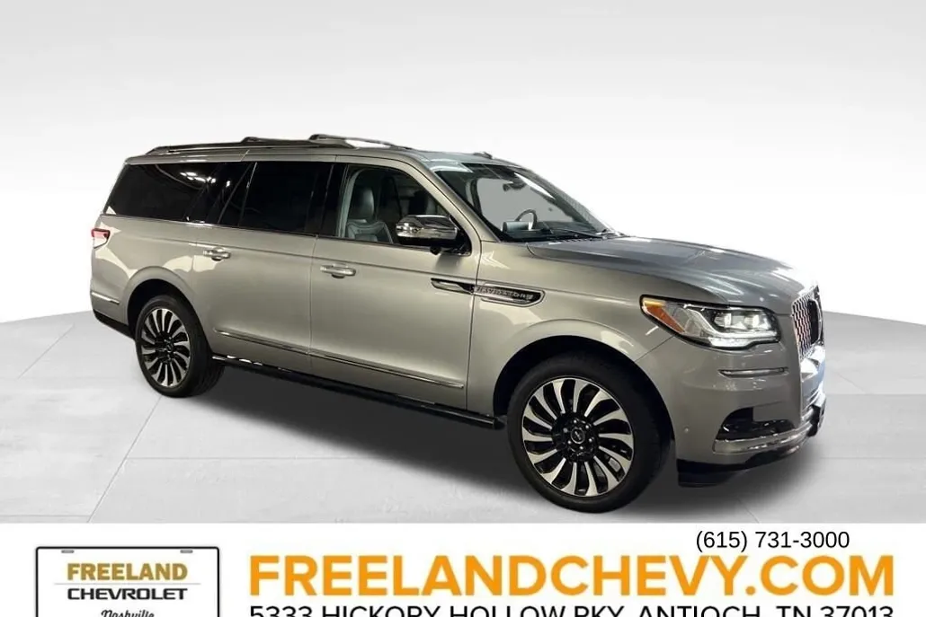 2022 Lincoln Navigator Black Label photo 1