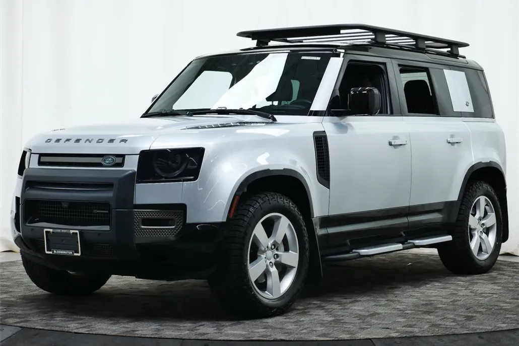 2023 Land Rover Defender 110 X-Dynamic SE photo 1