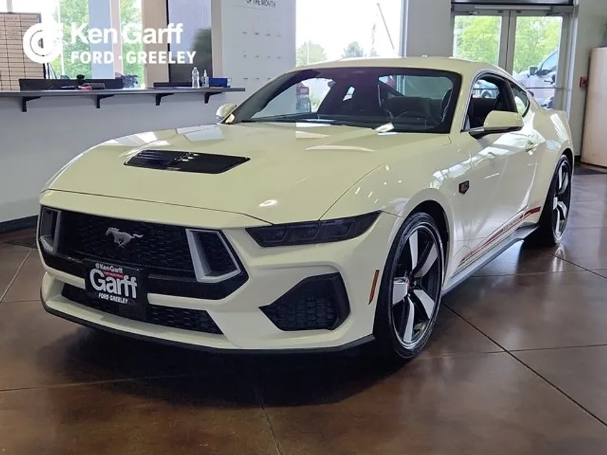 2025 Ford Mustang GT Premium photo 1