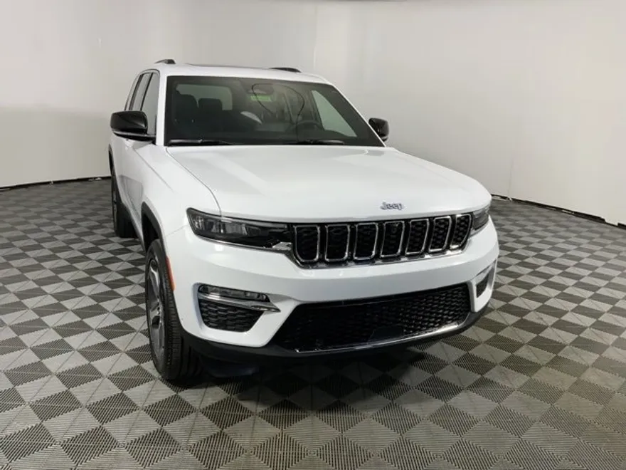 2024 Jeep Cherokee Limited 4xe photo 1