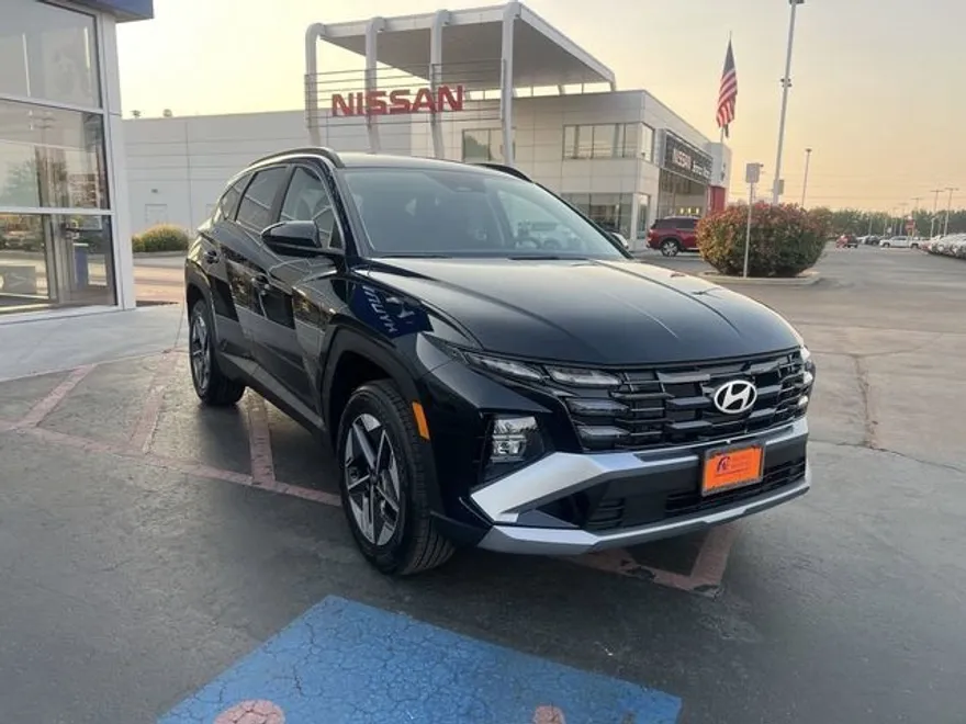 2025 Hyundai Tucson SEL photo 1