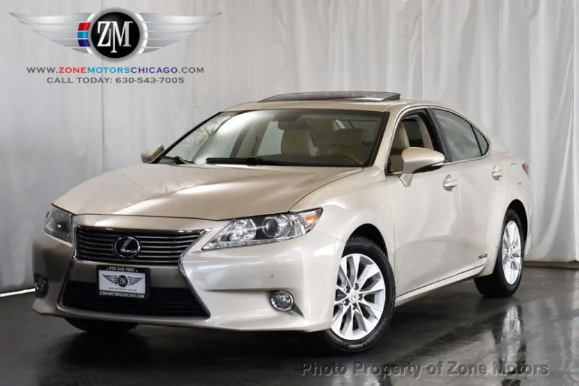 2013 Lexus ES 300h photo 1