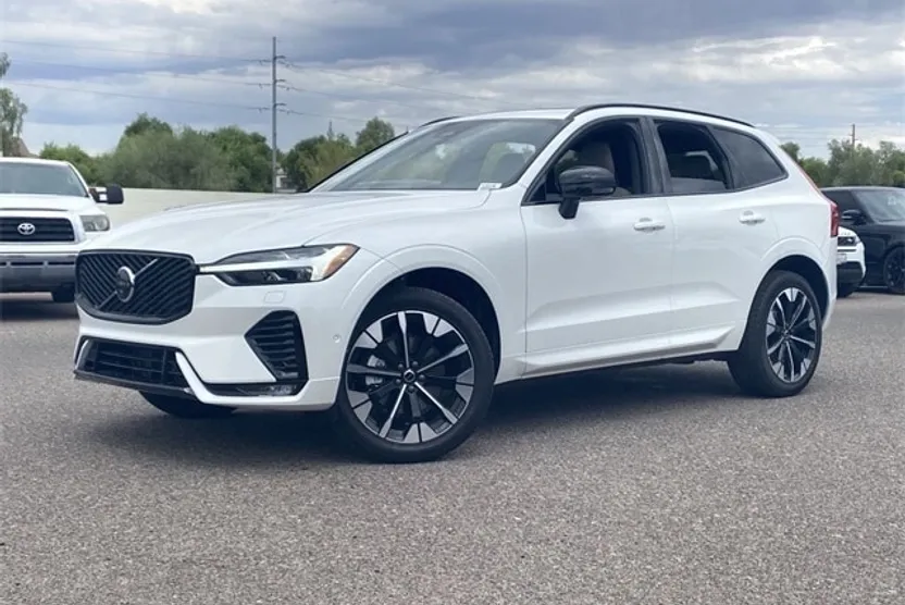 2026 Volvo XC60 B5 Plus photo 1