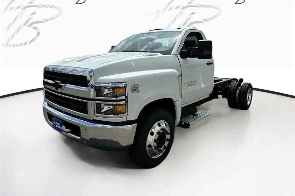 2024 Chevrolet Silverado 5500HD Work Truck photo 1