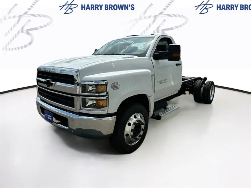 2024 Chevrolet Silverado 5500HD Work Truck photo 1
