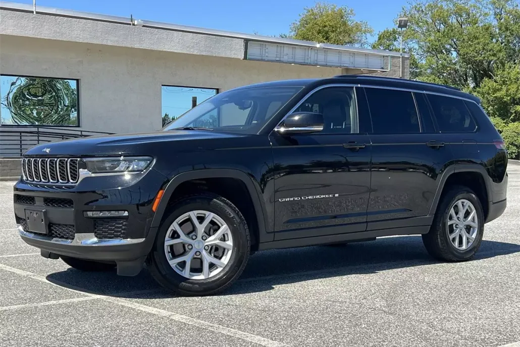 2023 Jeep Grand Cherokee Limited photo 1