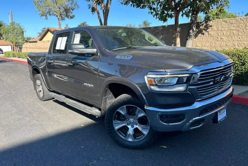 2019 Ram 1500 Laramie photo 1