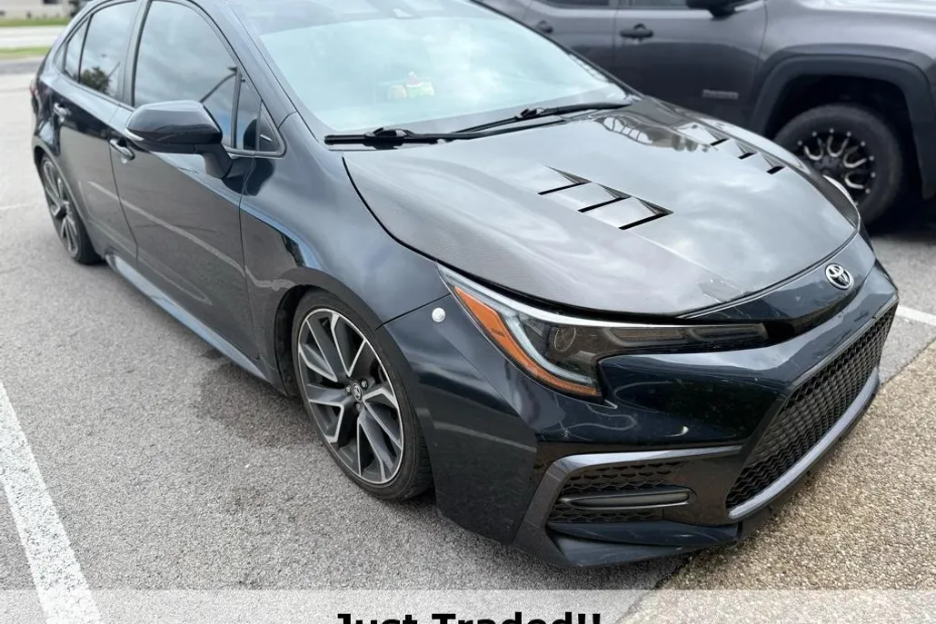 2021 Toyota Corolla SE photo 1