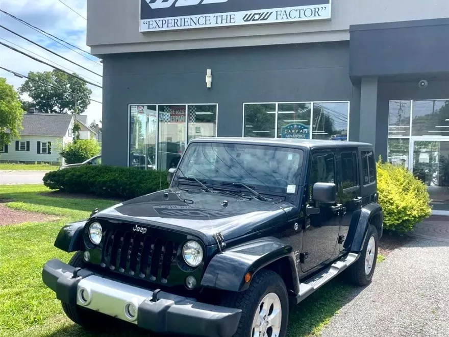2015 Jeep Wrangler Unlimited Sahara photo 1
