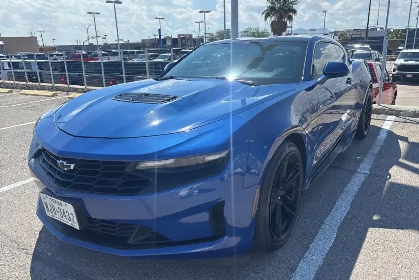 2020 Chevrolet Camaro LT1 photo 1