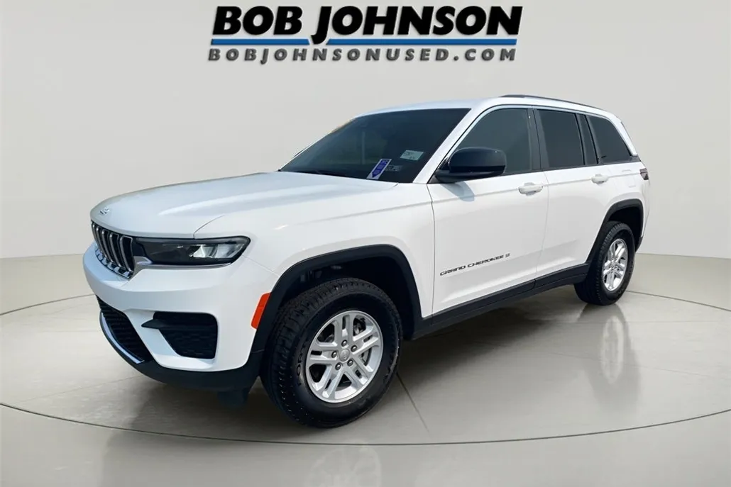 2023 Jeep Grand Cherokee Laredo photo 1