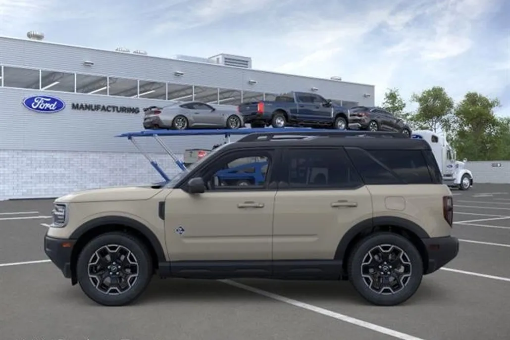 2025 Ford Bronco Sport Outer Banks photo 1
