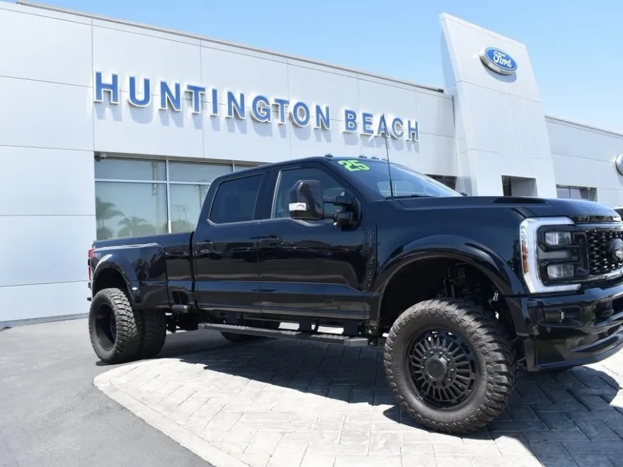 2025 Ford F-450 photo 1
