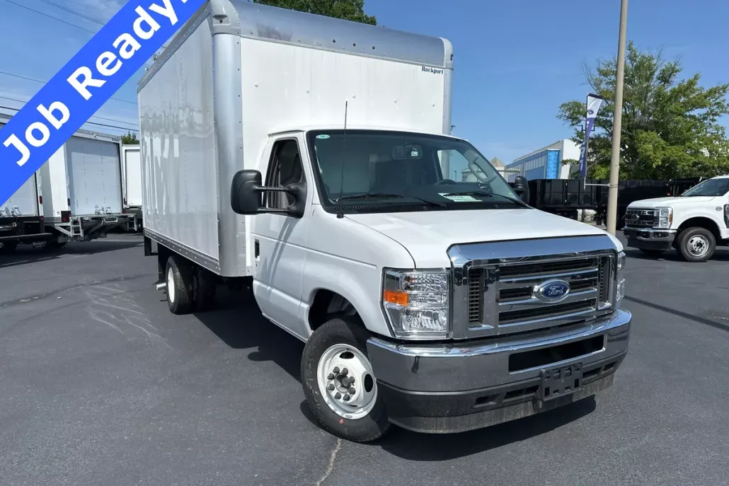 2025 Ford E-350 photo 1