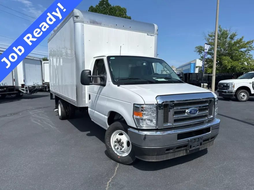 2025 Ford E-350 photo 1